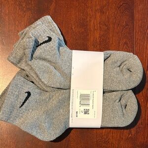 Nike Men's Athletic Gray Socks
